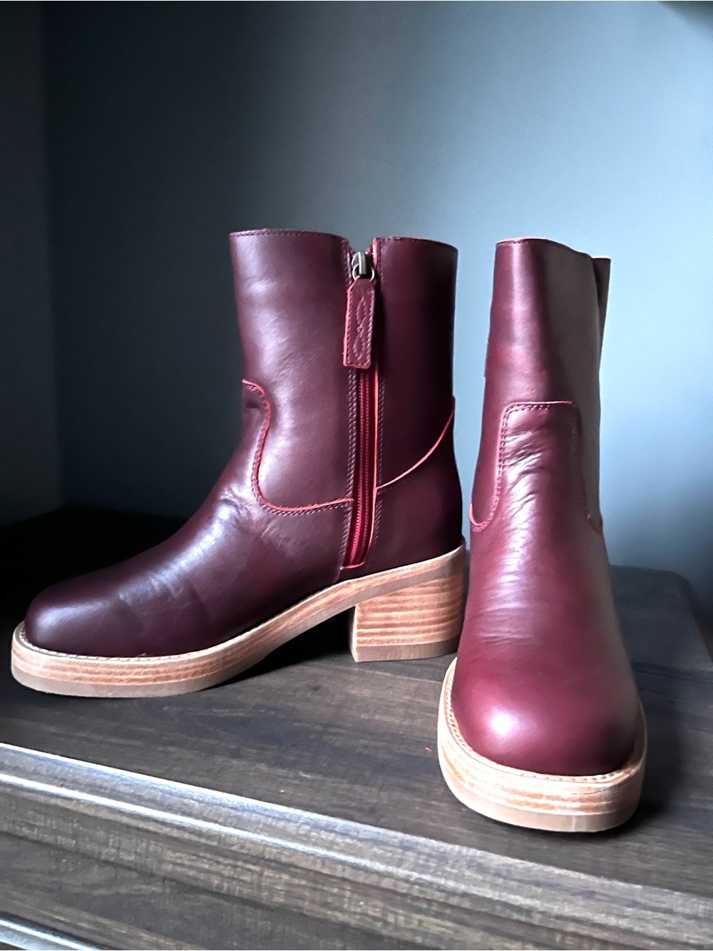 Dingo Women Wine Round Toe Bootie - Picture 4 of 6